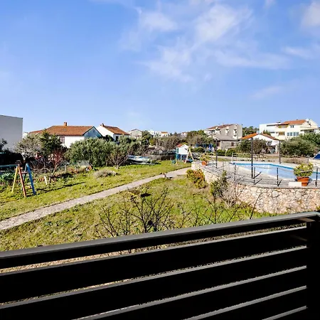 بيت للعطل 4 Bedroom Nice In Zecevo Rogoznicko *